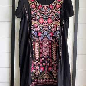 Johnny Was BLACK Short Sleeve Floral Embroidered Shirt / Blouse / Tunic